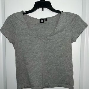 Ilu ilu Gray cropped Tee, Sz S